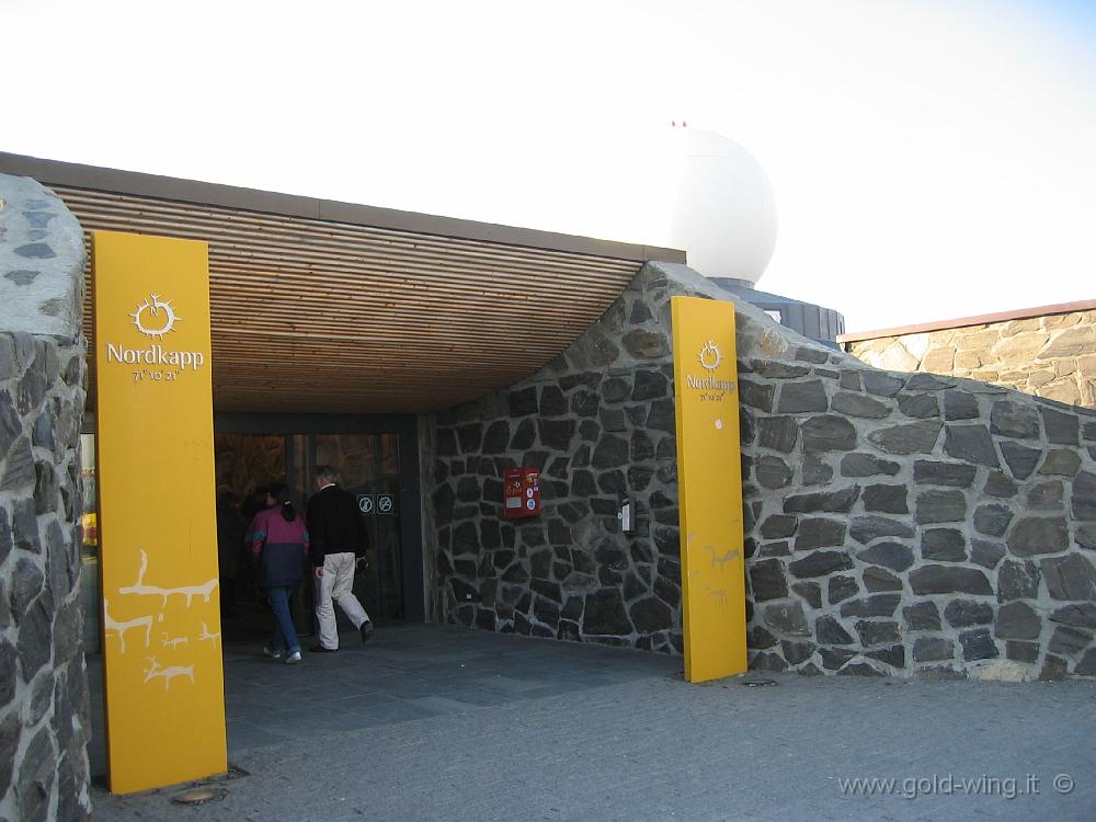 101_0176.JPG - Capo Nord: l’ingresso del centro visitatori