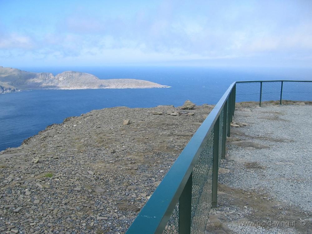 102_0210.JPG - Capo Nord (Nordkapp, 71° 10’ 21”) e Knivskjelodden (71° 11’ 8”)