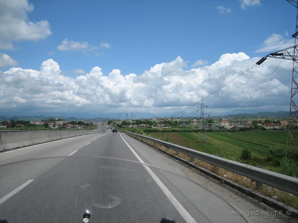 IMG_0047.JPG - Superstrada per Tirana ...