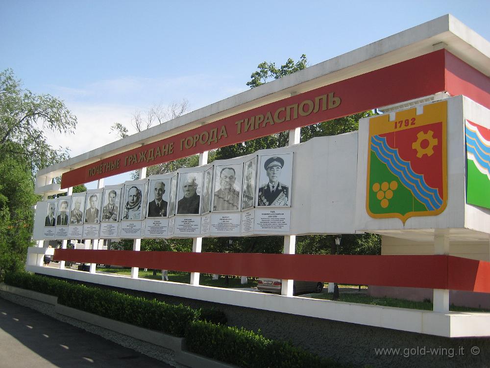 IMG_1400.JPG - Transdnistria: Tiraspol. I vari "capi di Stato"
