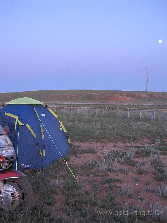 IMG_2020.JPG - Tra Lun e Kharkhorin (Mongolia): luna piena nella steppa sulla mia tenda