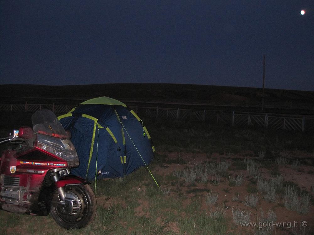 IMG_2023.JPG - Tra Lun e Kharkhorin (Mongolia): luna piena nella steppa sulla mia tenda