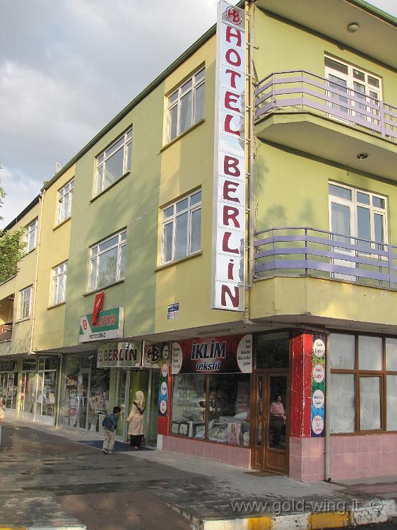 IMG_0224.JPG - Erzincan (Turchia): albergo "Berlin"