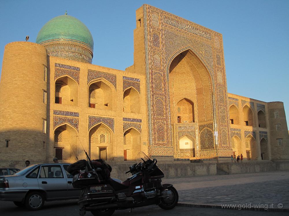 IMG_0710.JPG - Bukhara (Uzbekistan): Medressa di Mir i Arab