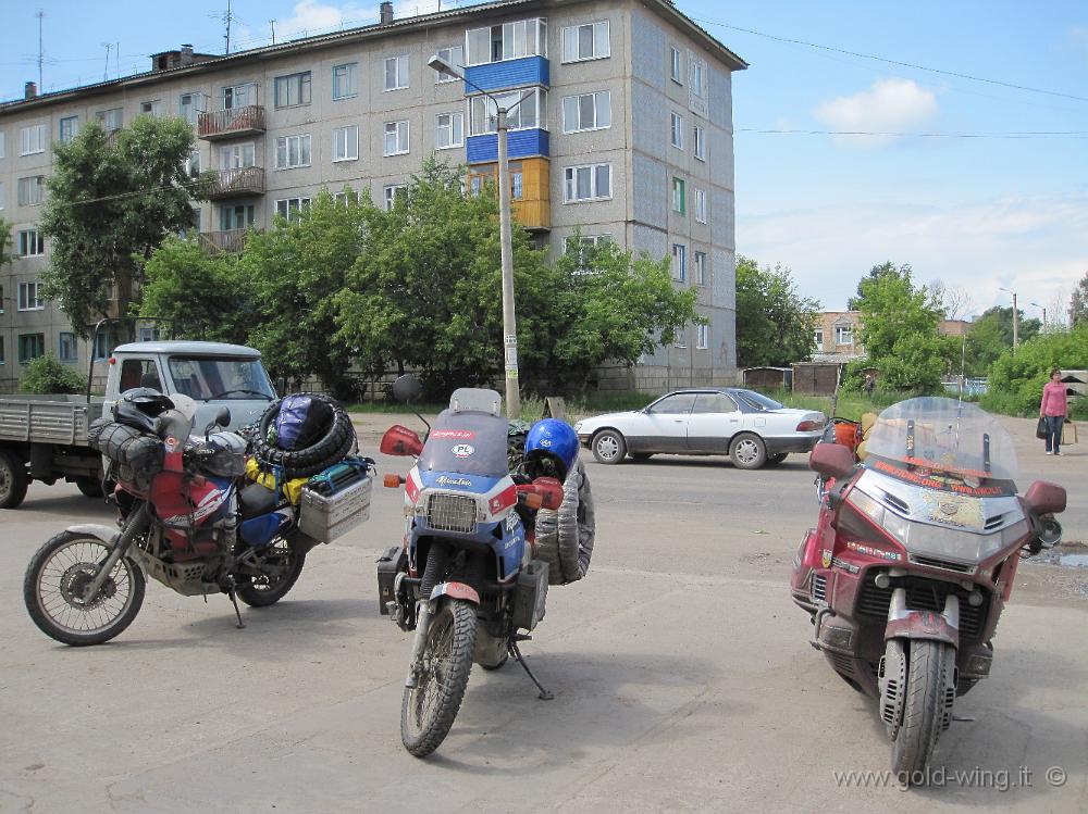 IMG_1443.JPG - Kansk (Siberia): due Africa Twin e una Gold Wing