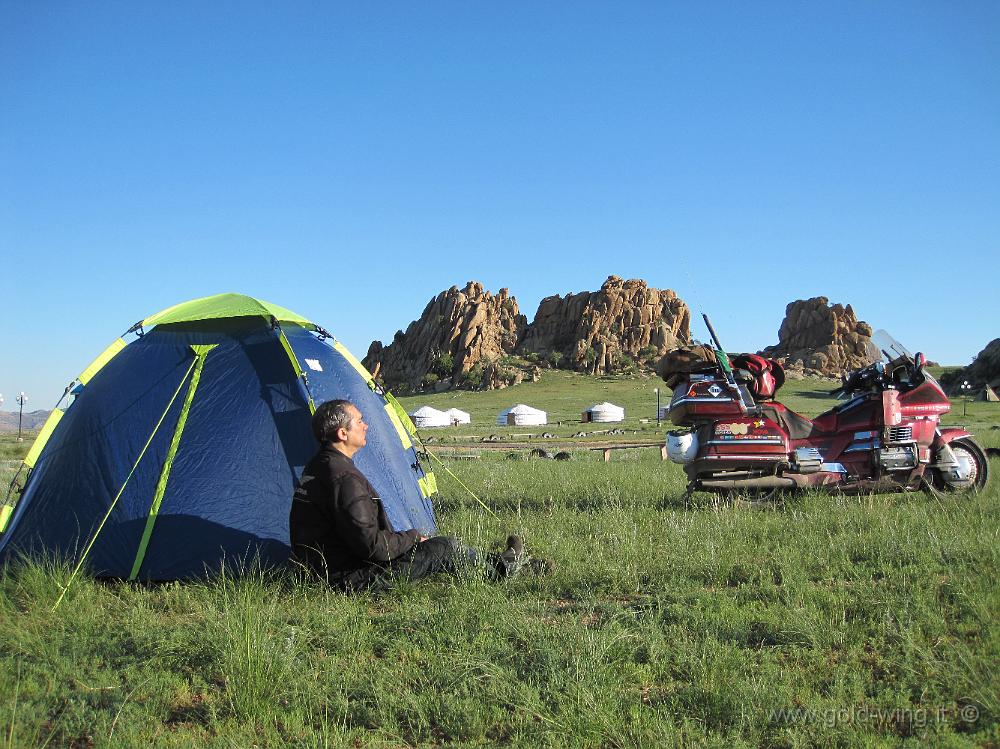 IMG_2052.JPG - Tra Lun e Kharkhorin (Mongolia): tenda e moto nella steppa