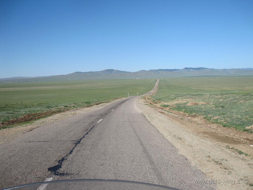 IMG_2108.JPG - Tra le Mongol Els e Kharkhorin (Mongolia): la strada peggiora