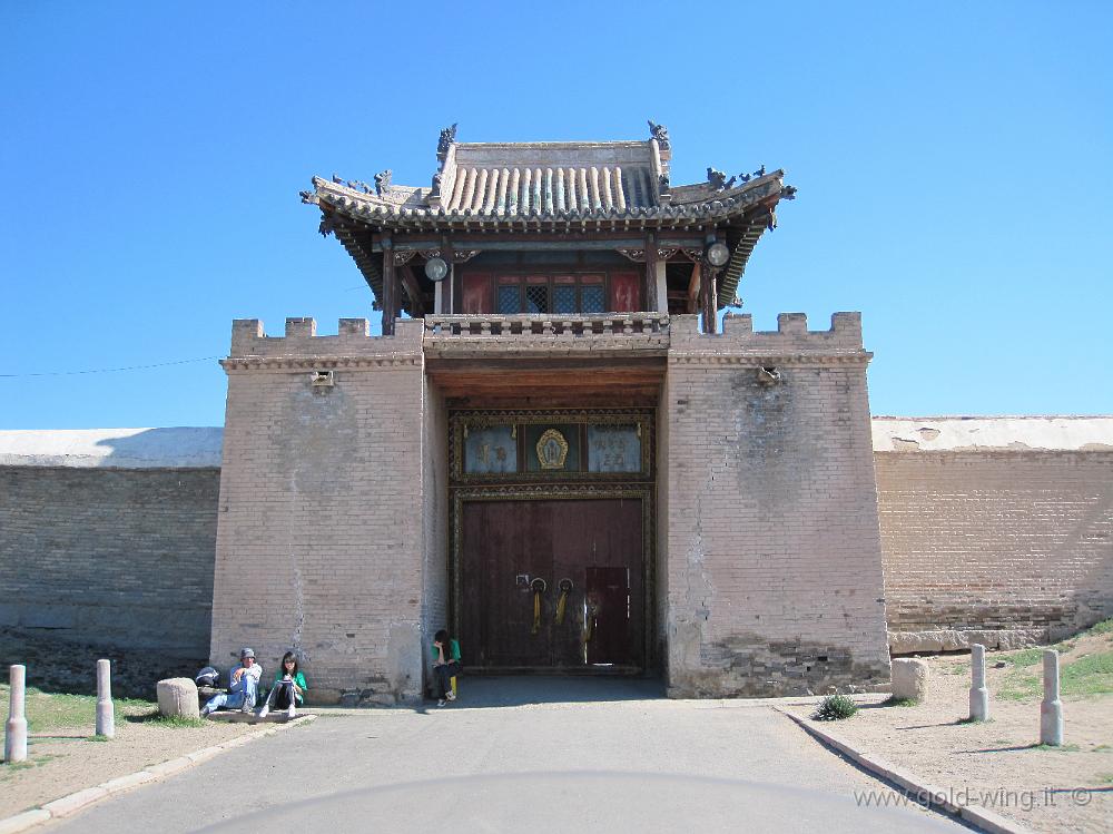 IMG_2136.JPG - Kharkhorin (Mongolia): monastero Erdene Zuud Zhiid, porta sud