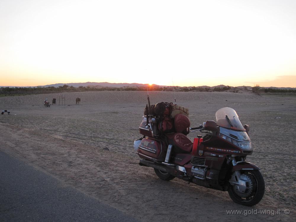 IMG_2226.JPG - Tramonto sulle Mongol Els (Mongolia)