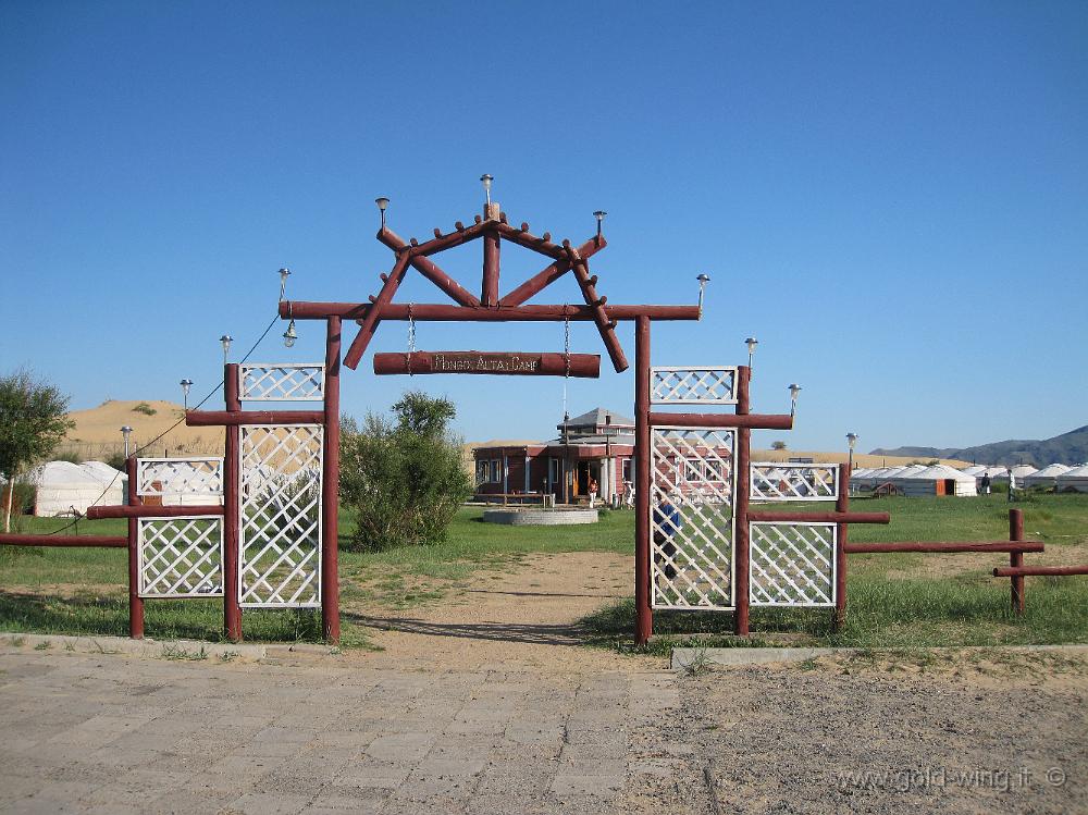 IMG_2270.JPG - Mongol Els (Mongolia): Mongol Altai Camp