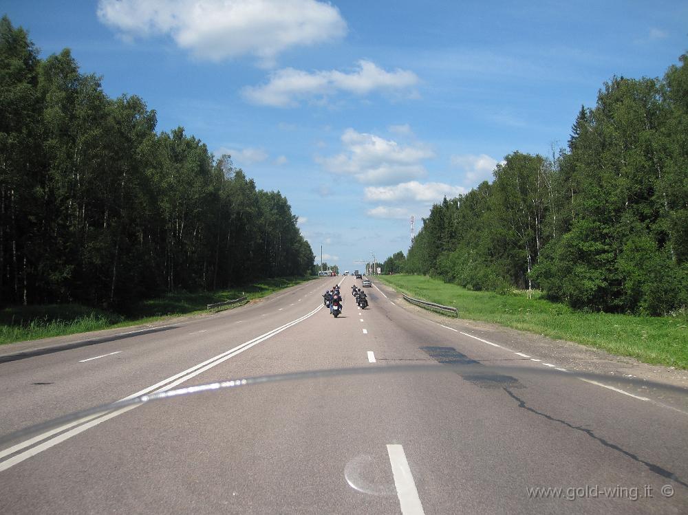 IMG_2887.JPG - Tra Mosca e Minsk (Russia): gruppo di biker russi