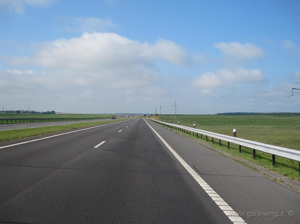 IMG_2919.JPG - Autostrada Minsk-Brest (Bielorussia)