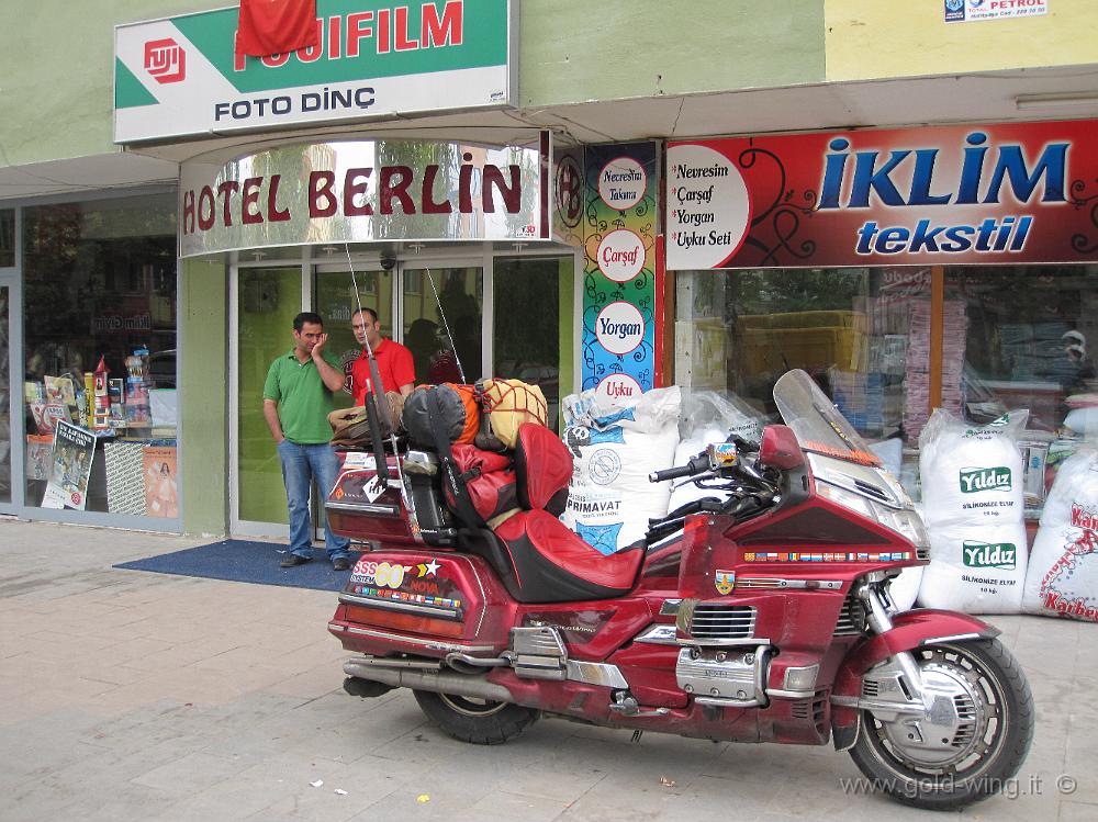 IMG_0228.JPG - Erzincan (Turchia): hotel "Berlin"