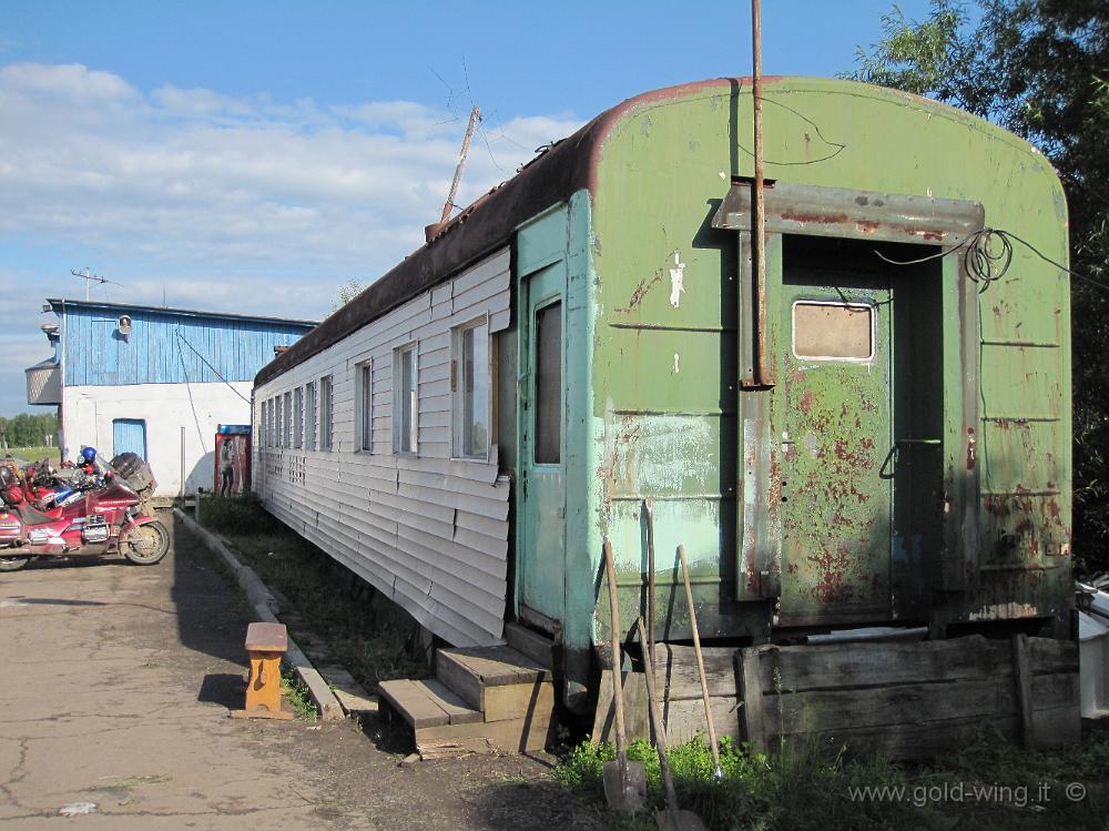 IMG_1461.JPG - A ovest di Tajset (Siberia): pranzo in un vagone
