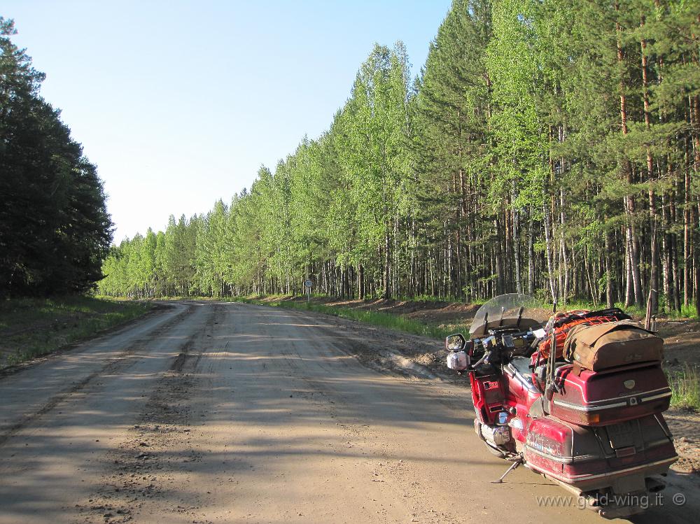 IMG_1478.JPG - A est di Tajset (Siberia): la strada fa schifo, ma è magnifico