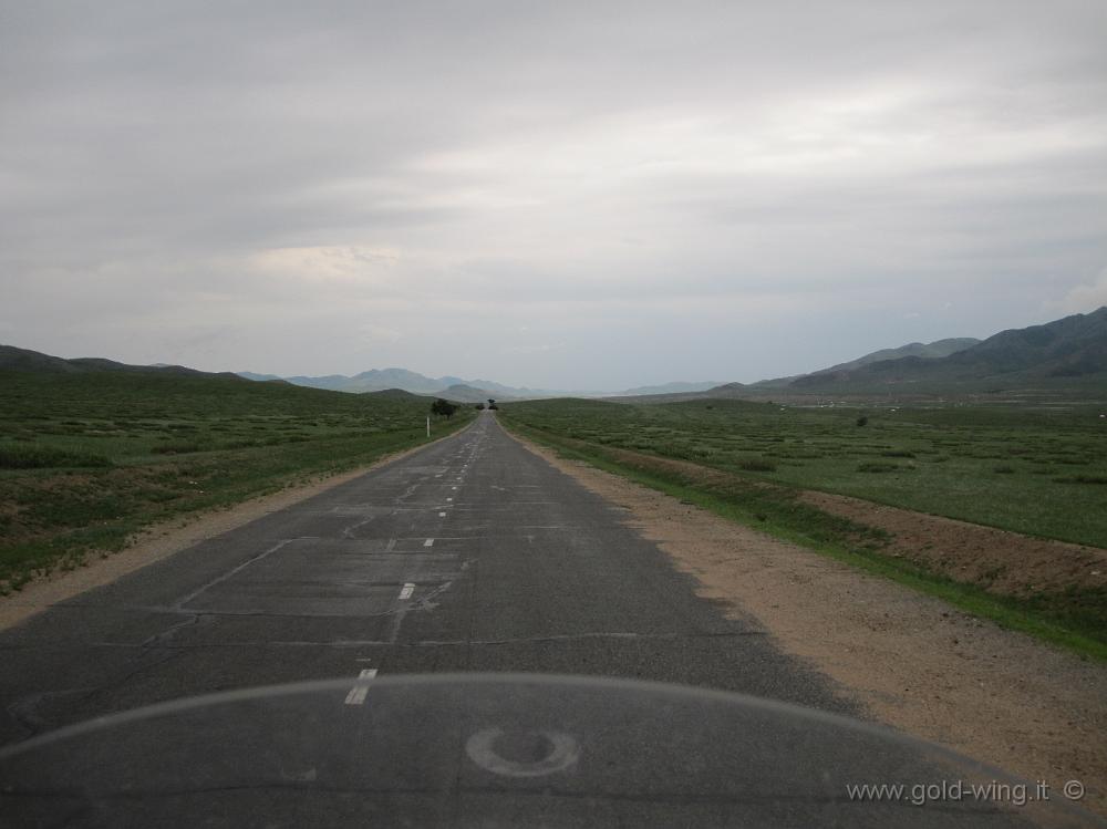 IMG_1690.JPG - Tra Dulaankhaan e Darhan (Mongolia): continua a piovere