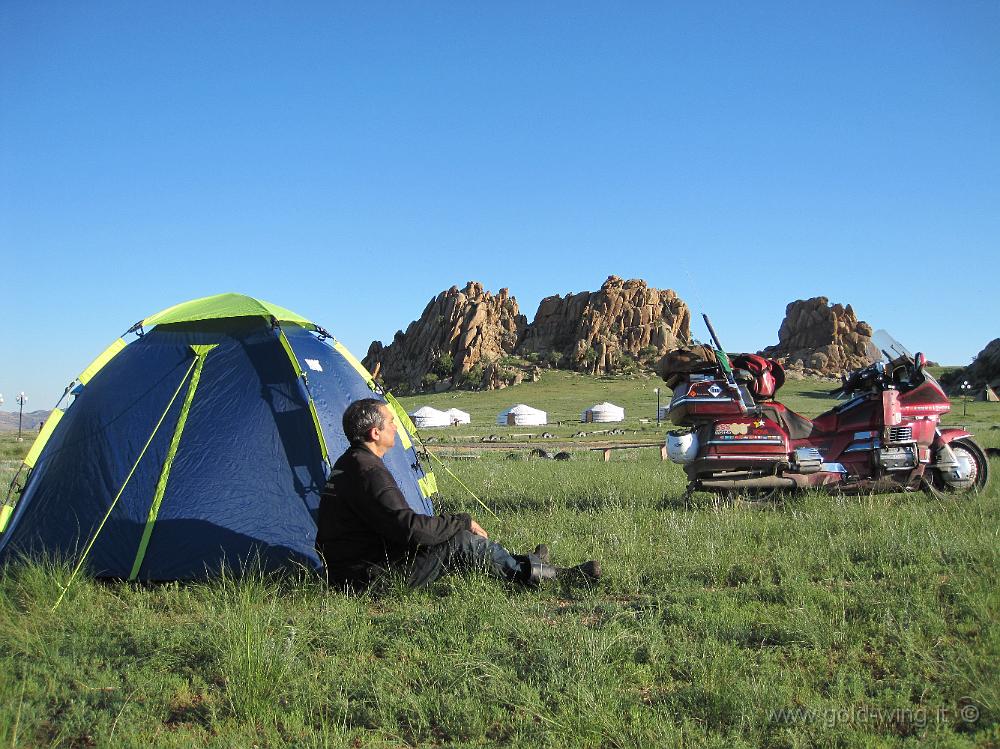 IMG_2053.JPG - Tra Lun e Kharkhorin (Mongolia): tenda e moto nella steppa