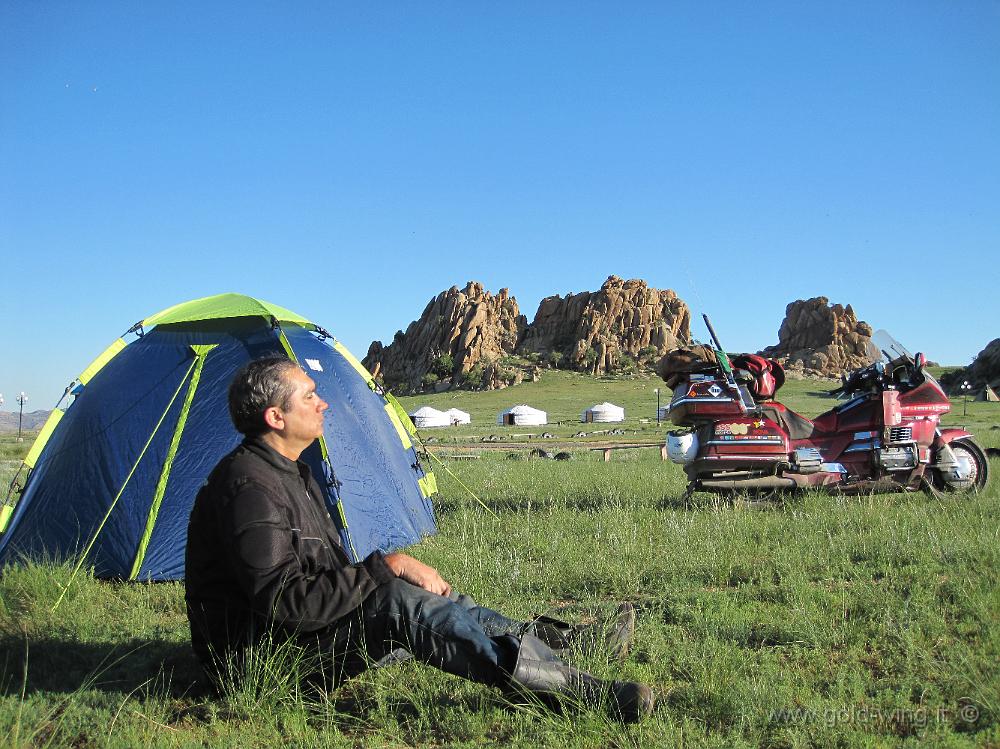 IMG_2059.JPG - Tra Lun e Kharkhorin (Mongolia): tenda e moto nella steppa