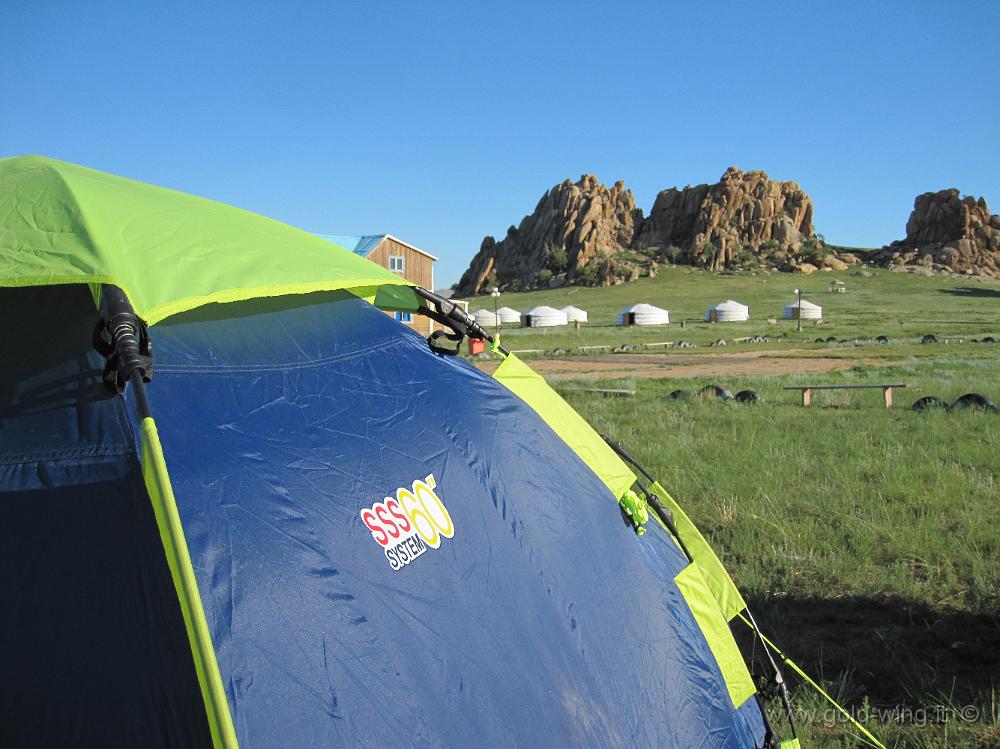 IMG_2061.JPG - Tra Lun e Kharkhorin (Mongolia): tenda nella steppa