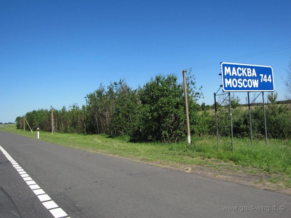 IMG_0193.JPG - Bielorussia - Si cominciano a contare i km per Mosca: 744