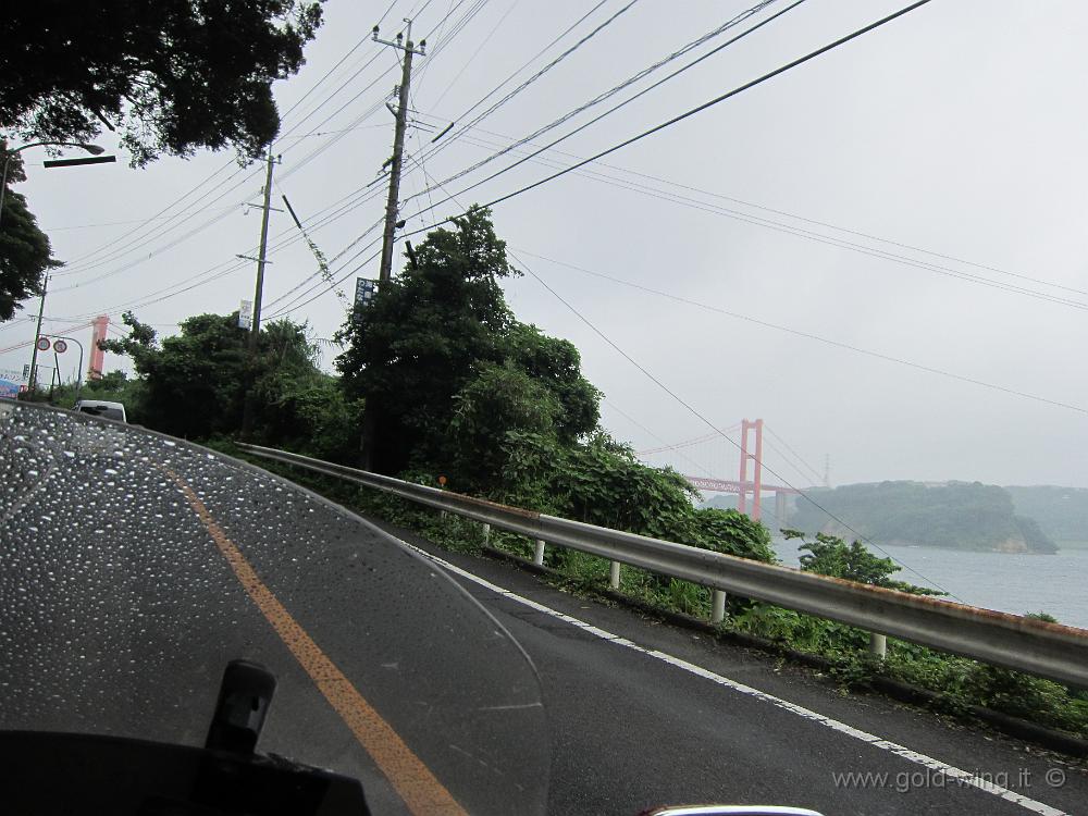 IMG_4059.JPG - Il ponte che unisce le isole di Kyushu e Hirado:  estremo ovest del Giappone (le 4 isole principali)