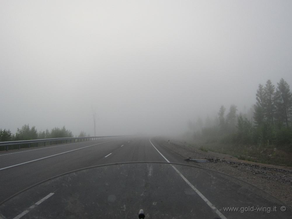 IMG_1275.JPG - 17.6 - Far East - La strada si perde nella nebbia