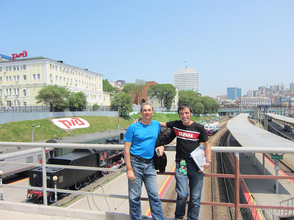 IMG_1680.JPG - 21.6 - Vladivostok  - Con Davide Biga, anche lui in moto dall'Italia