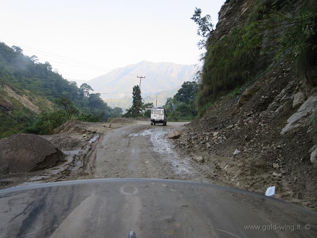 IMG_2764.JPG - 21.10 - Siddhartha Highway (tra Butwal e Pokhara, Nepal), diretto verso l'Himalaya