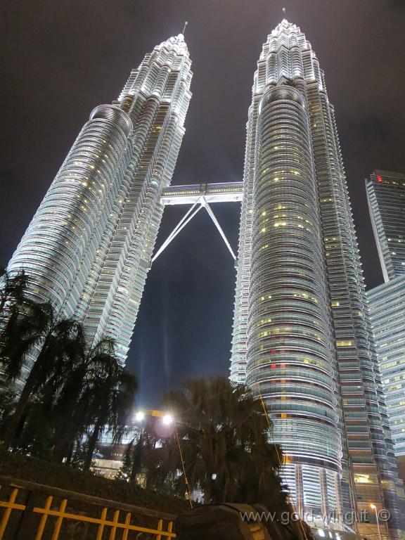 IMG_4192.JPG - 29.10 - Kuala Lumpur (Malaysia): le Petronas Towers (m 452)