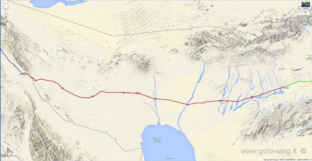 131012.jpg - Mirjaved (7.17) - Dalbandin (Pakistan) (17.35) (h+3). Km 311, viaggio h 8.48, guida h 4.17