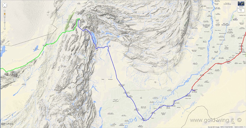 131015.jpg - Quetta (7.25) - Rahimyar Khan (19.13). Km 587, viaggio h 11.48, guida h 9.06