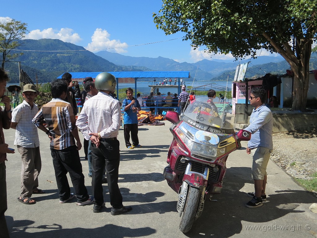 IMG_2842.JPG - Nepalesi presso il lago di Pokhara