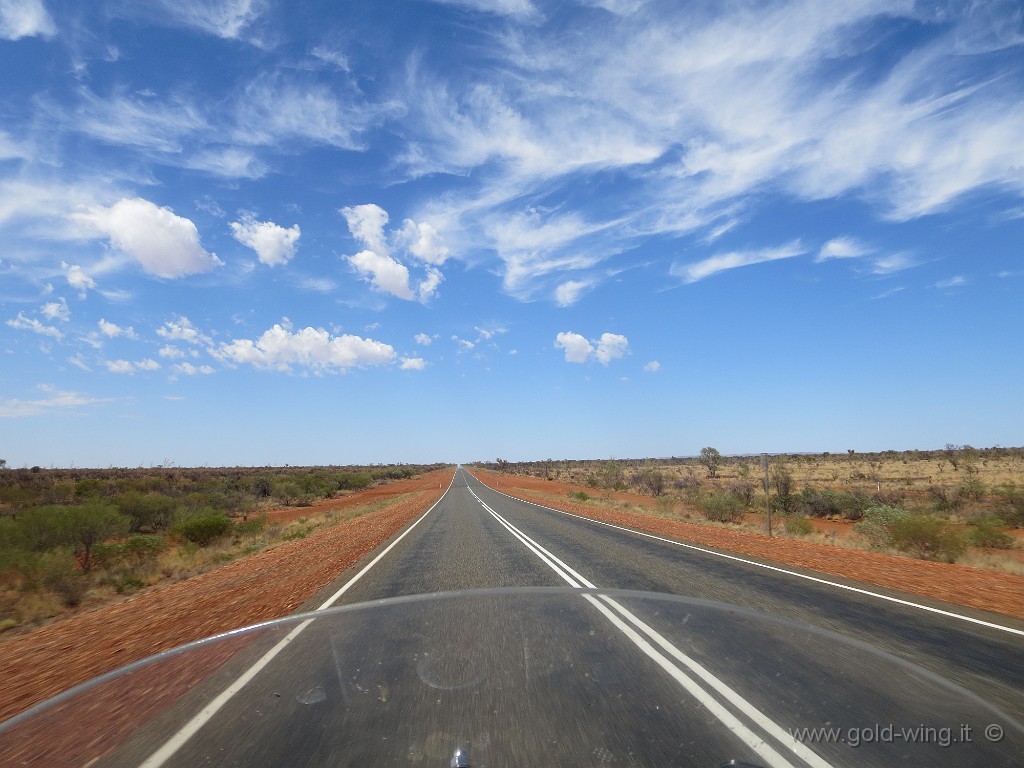 IMG_5699.JPG - La lunga strada verso sud, che attraversa il centro dell'Australia