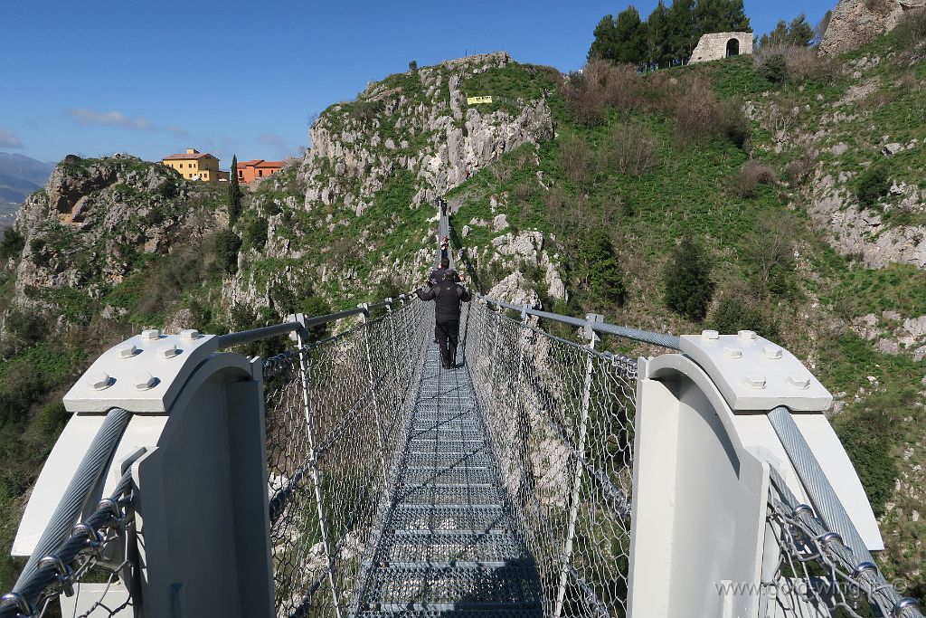 IMG_0101.JPG - Laviano (SA): il ponte tibetano