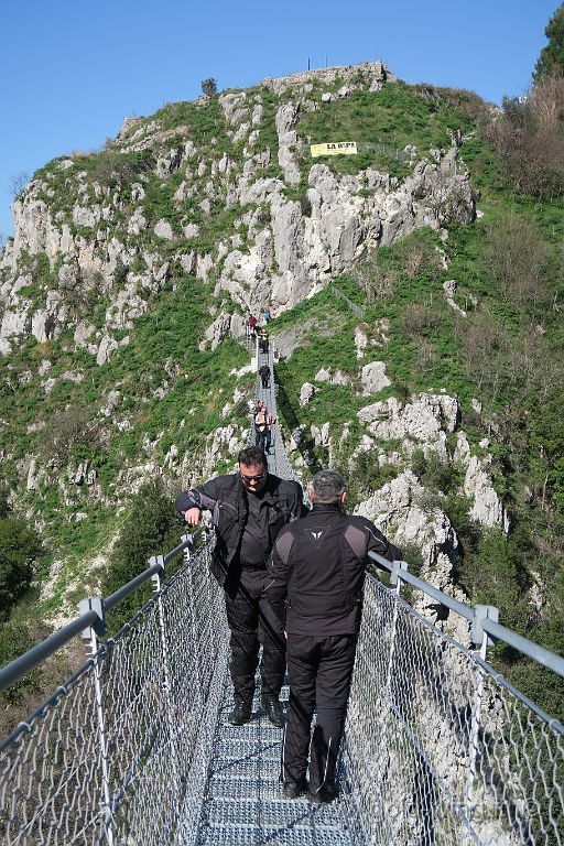 IMG_0102.JPG - Laviano (SA): il ponte tibetano