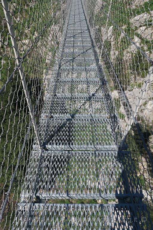IMG_0120.JPG - Laviano (SA): il ponte tibetano