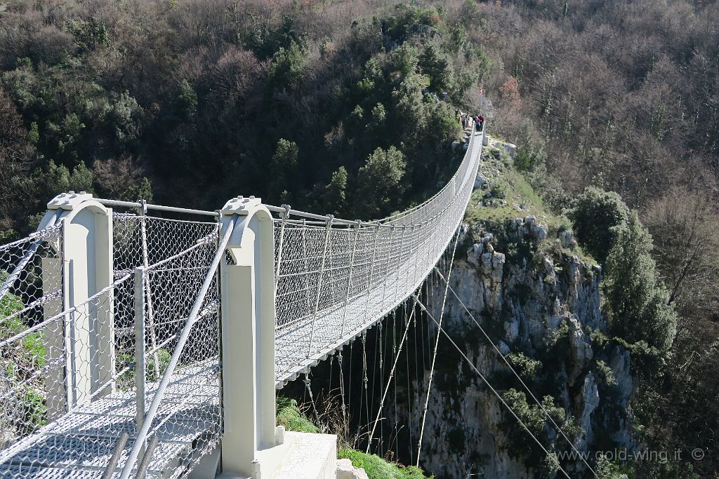IMG_0130.JPG - Laviano (SA): il ponte tibetano