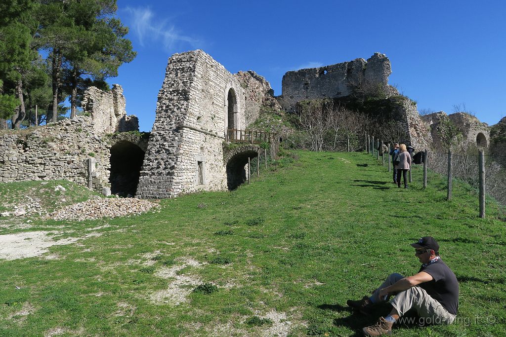 IMG_0134.JPG - Laviano (SA): il castello