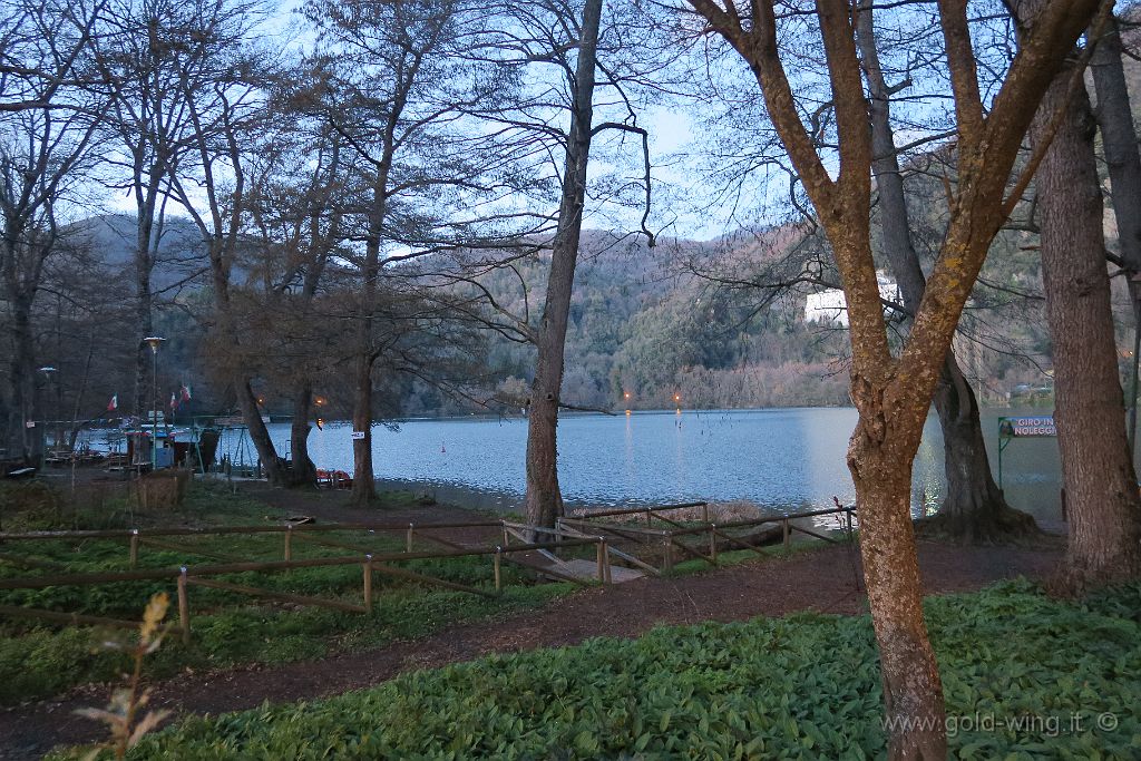 IMG_0187.JPG - Laghi di Monticchio (PZ): il lago piccolo