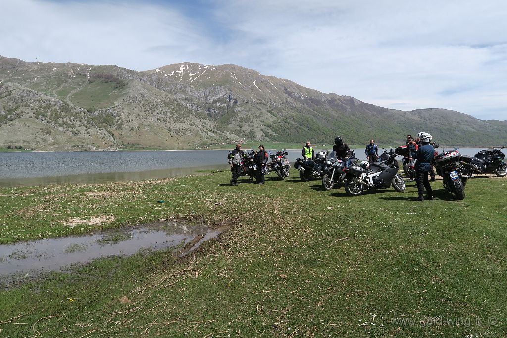 IMG_0111.JPG - Lago del Matese: Luciano attraversa le acque