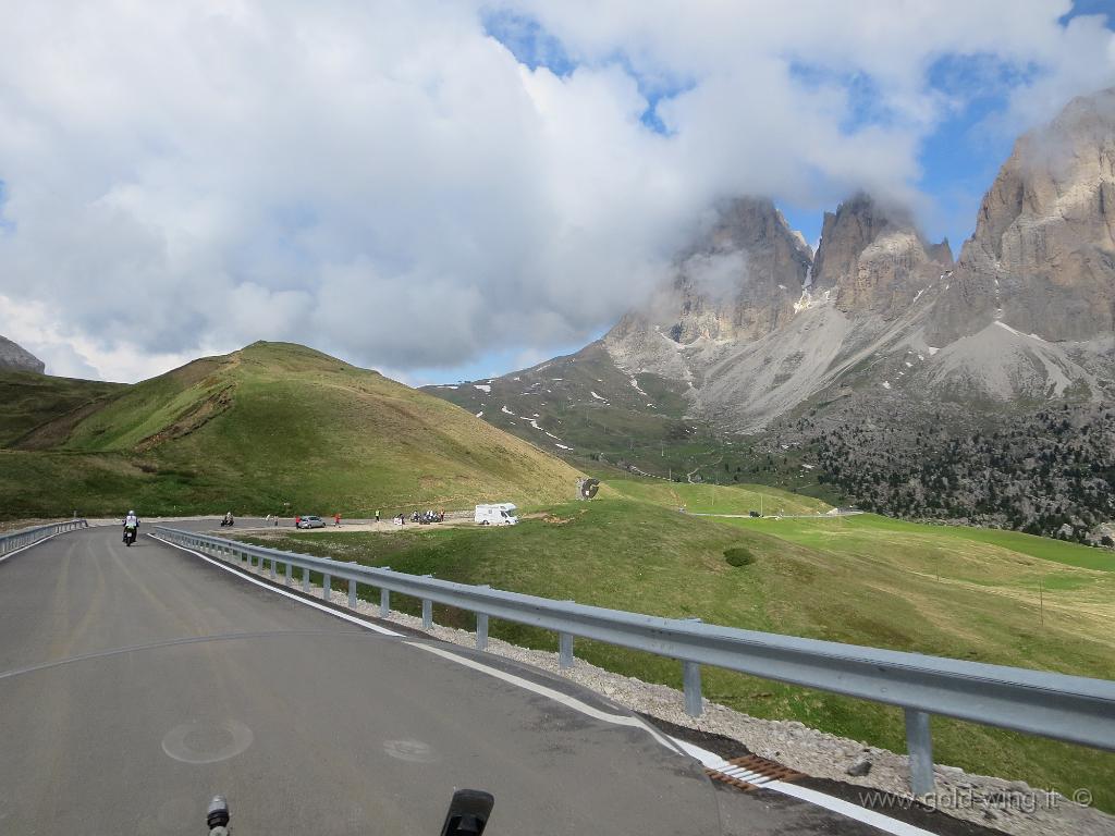 IMG_0090.JPG - Discesa dal passo Sella (m 2.244) (BZ)