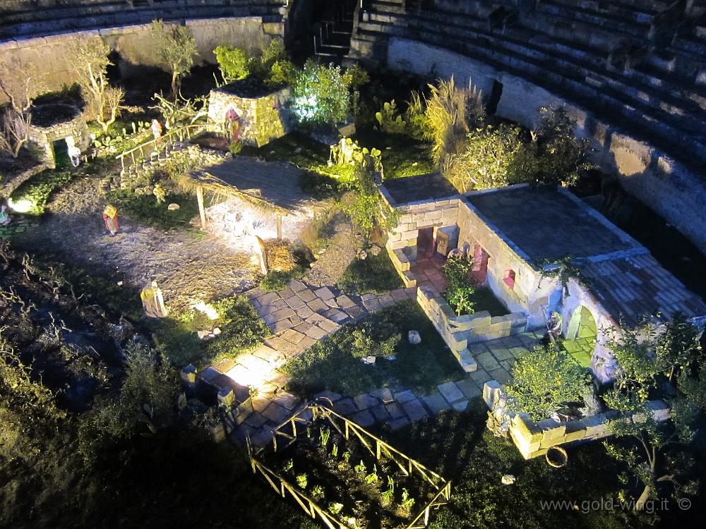 IMG_0099.JPG - Lecce, piazza Sant'Oronzo: il presepe nell'anfiteatro romano