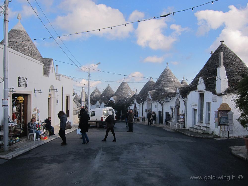 IMG_0024.JPG - Alberobello: i caratteristici trulli