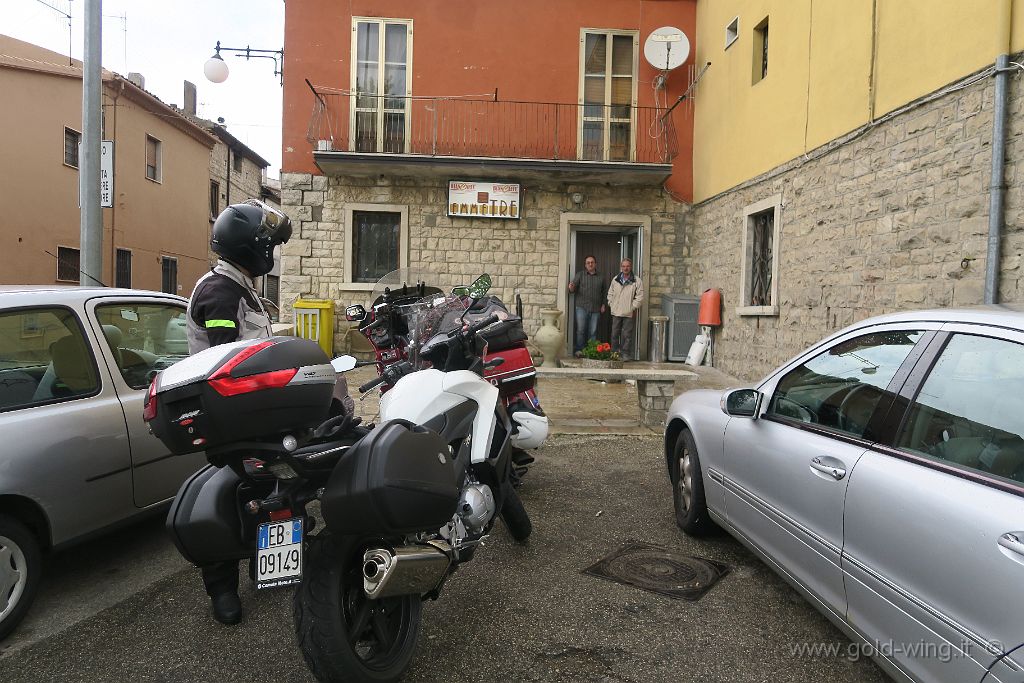 IMG_0006.JPG - Sosta pranzo a Bisaccia (AV)