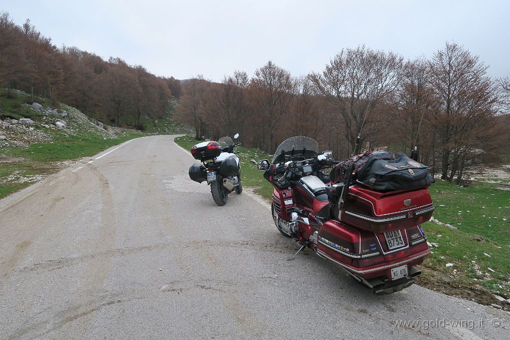 IMG_0032.JPG - Valico a sud di Campitello Matese (CE-CB), salita a m 1.480