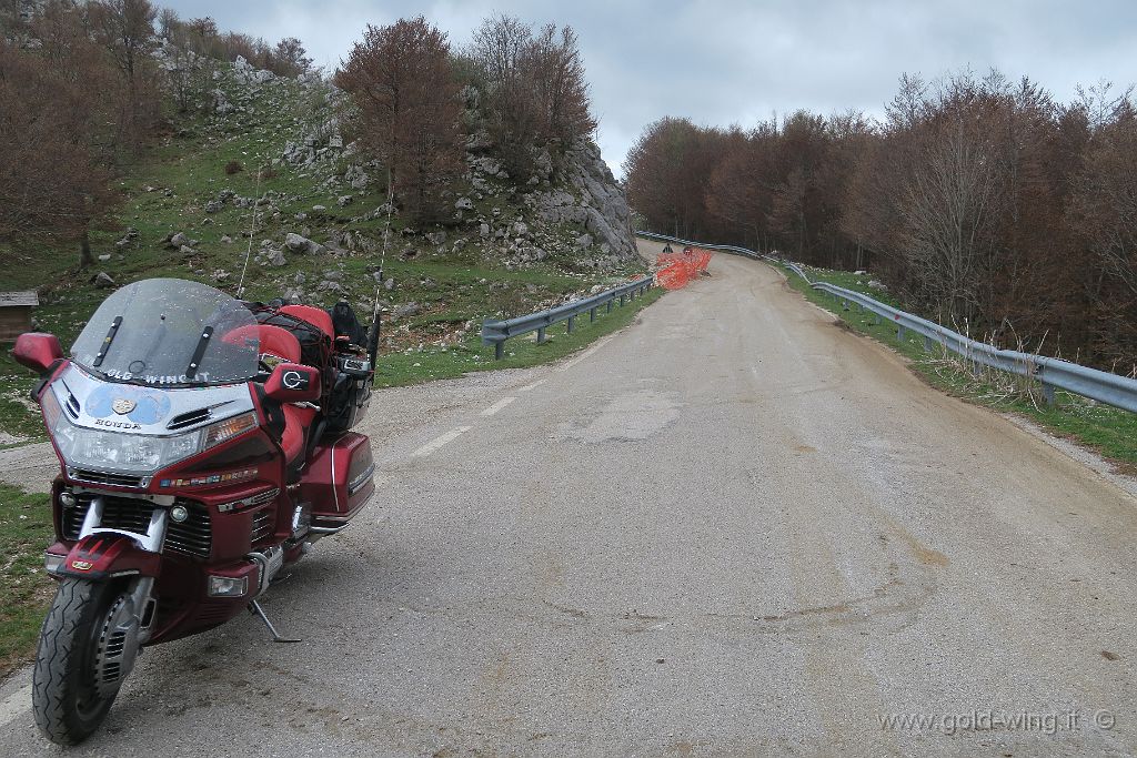 IMG_0038.JPG - Valico a sud di Campitello Matese (CE-CB), salita a m 1.480
