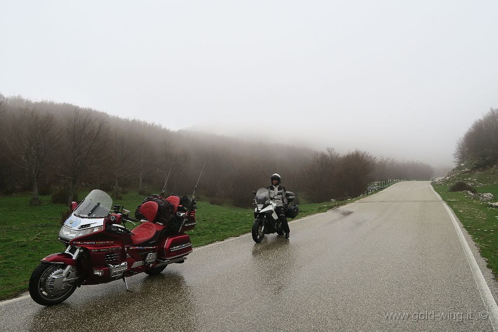 IMG_0041.JPG - Valico a sud di Campitello Matese (CE-CB), m 1.640