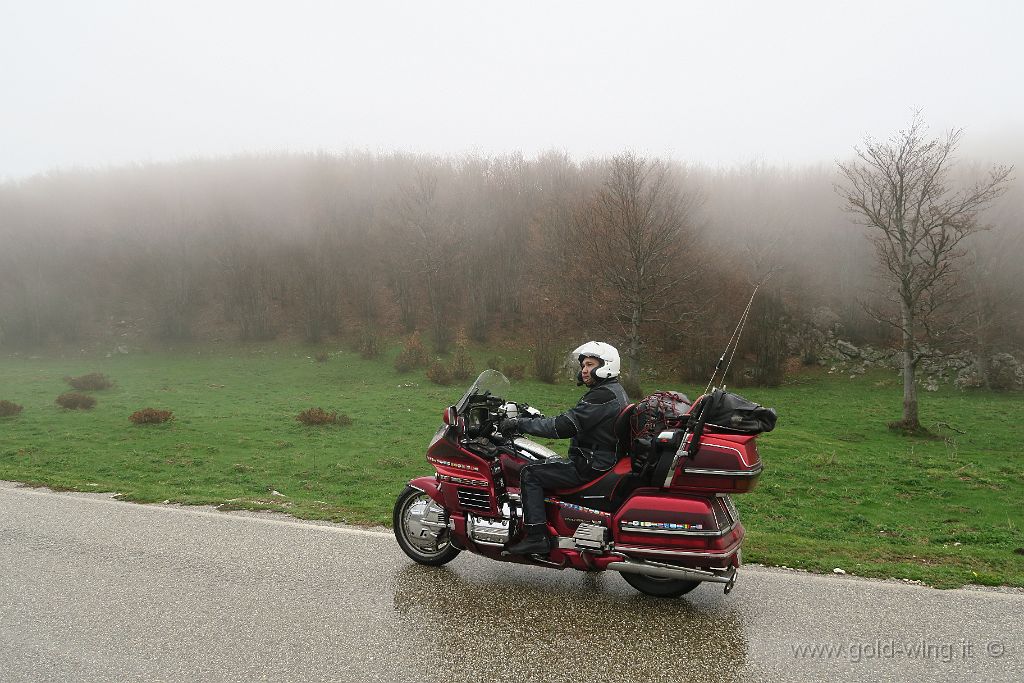 IMG_0044.JPG - Valico a sud di Campitello Matese (CE-CB), m 1.640