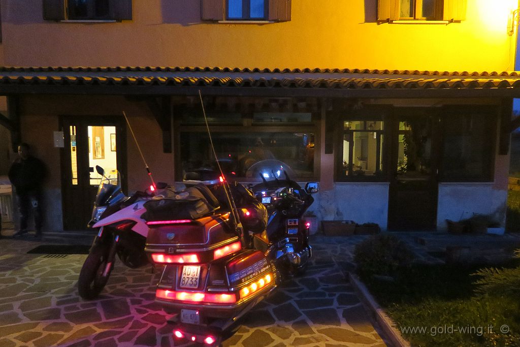 IMG_0070.JPG - Arrivo all'albergo Miramonti, a Rocca di Cambio (AQ), il comune più alto dell'Appennino (m 1.433)