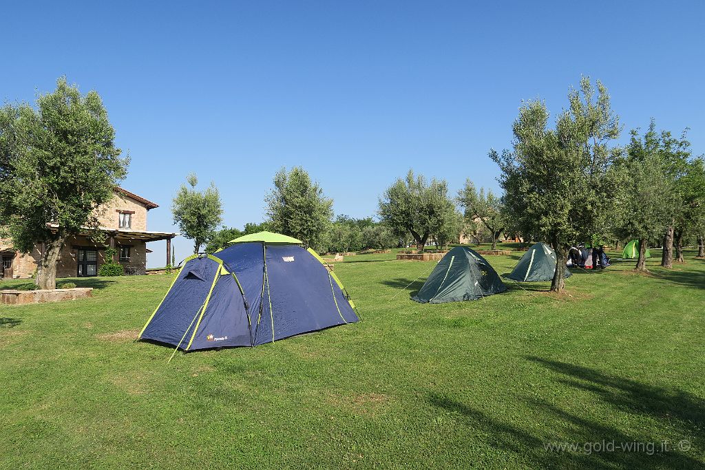 IMG_0280.JPG - Partenza dal Borgo Noci Querceto: le nostre tende